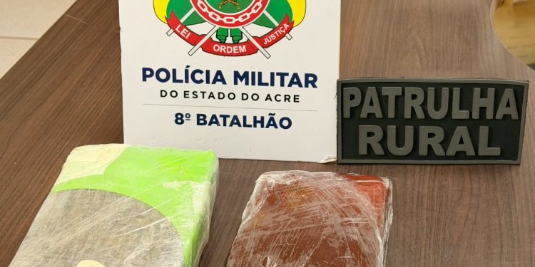 Homem é preso transportando cerca de 2kg de drogas na BR-364, em Sena Madureira