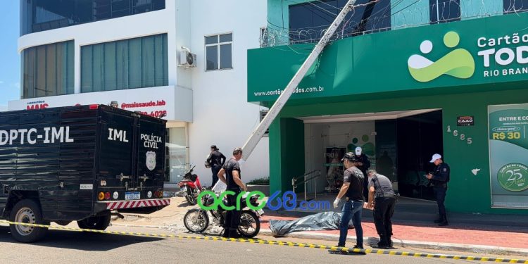 Acidente fatal na Avenida Getúlio Vargas: jovem motociclista perde a vida após atingir poste em Rio Branco Acidente fatal na Avenida Getúlio Vargas: jovem motociclista perde a vida após atingir poste em Rio Branco