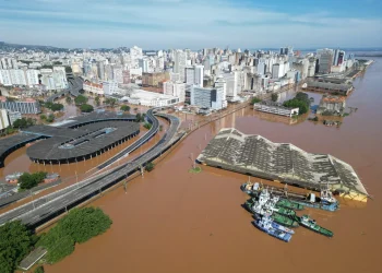Chuvas deixam Rio Grande do Sul sob alerta vermelho com risco de inundações