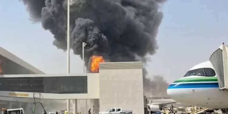 Sobe para 13 o número de mortos em ataque a aeroporto da Arábia Saudita Sobe para 13 o número de mortos em ataque a aeroporto da Arábia Saudita