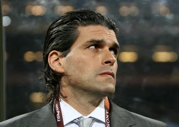 Ex-Flamengo vendia diploma falso de técnico a astros do futebol brasileiro