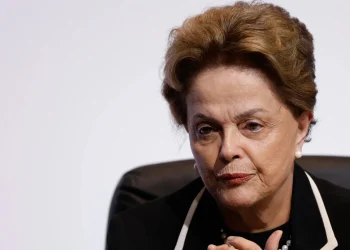 Governo fixa indenização mensal de R$ 17 mil a Dilma por crimes da ditadura