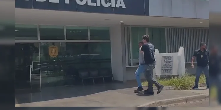 PCDF prende segundo suspeito de envolvimento em morte de casal a tiros. Veja vídeo PCDF prende segundo suspeito de envolvimento em morte de casal a tiros. Veja vídeo