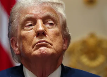Suprema Corte dos EUA barra restrição de Trump a tratamento de presos trans