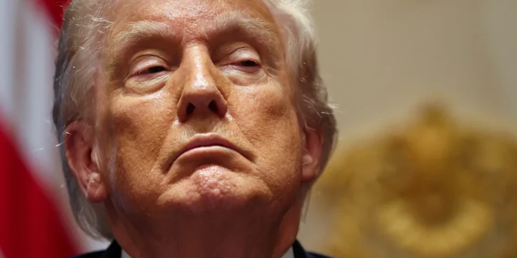 Suprema Corte dos EUA barra restrição de Trump a tratamento de presos trans