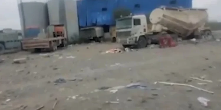 Ataque saudita na capital do Iêmen deixa 11 mortos em fábrica de cimento Ataque saudita na capital do Iêmen deixa 11 mortos em fábrica de cimento